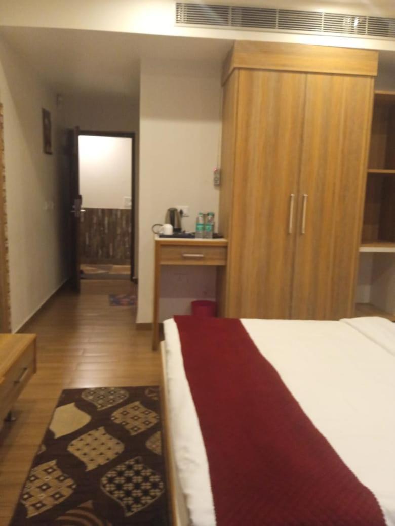 Hotel President Bharwain Esterno foto